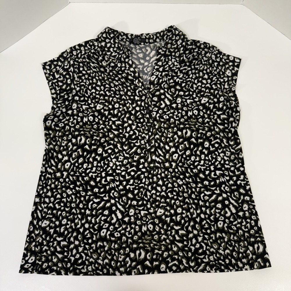 ALFANI WOMAN Size 3X Animal Print White Button Front Short Sleeve‎ Blouse Top